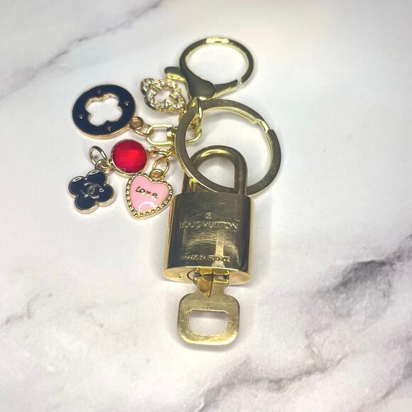 Louis Vuitton Lock & Key Set #311 with a Love Charm Keychain / Bag Charm - Picture 2 of 5